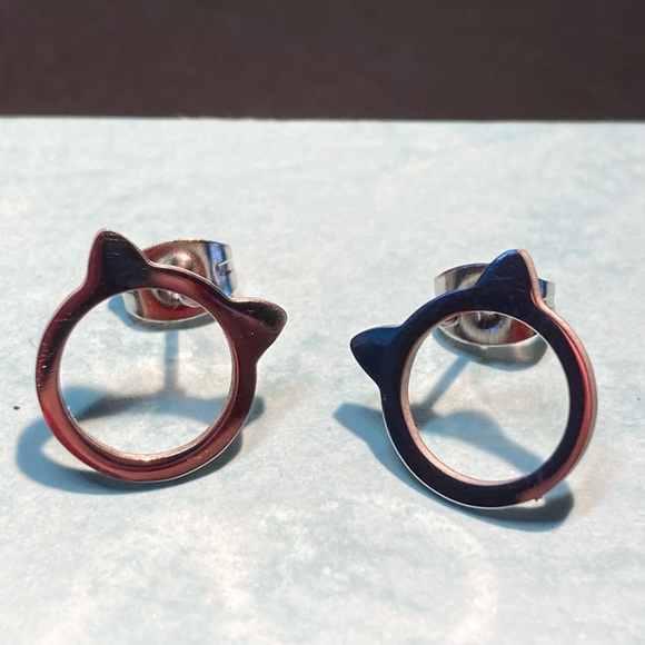 Stainless Steel Circle Cat Stud Earrings - Picture 3 of 4